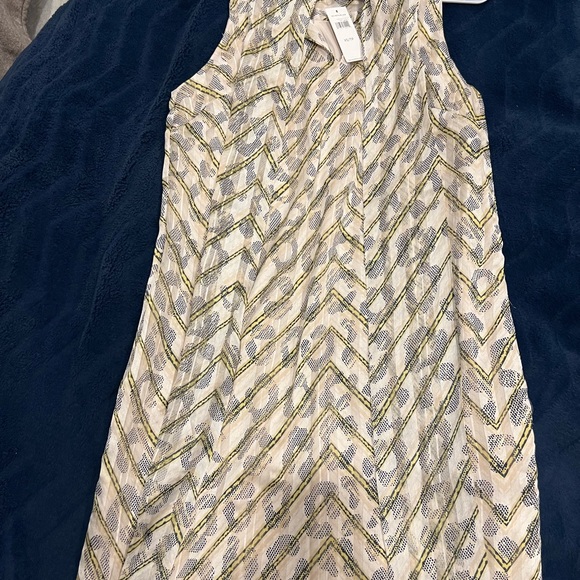 Dress brand new - Picture 4 of 8